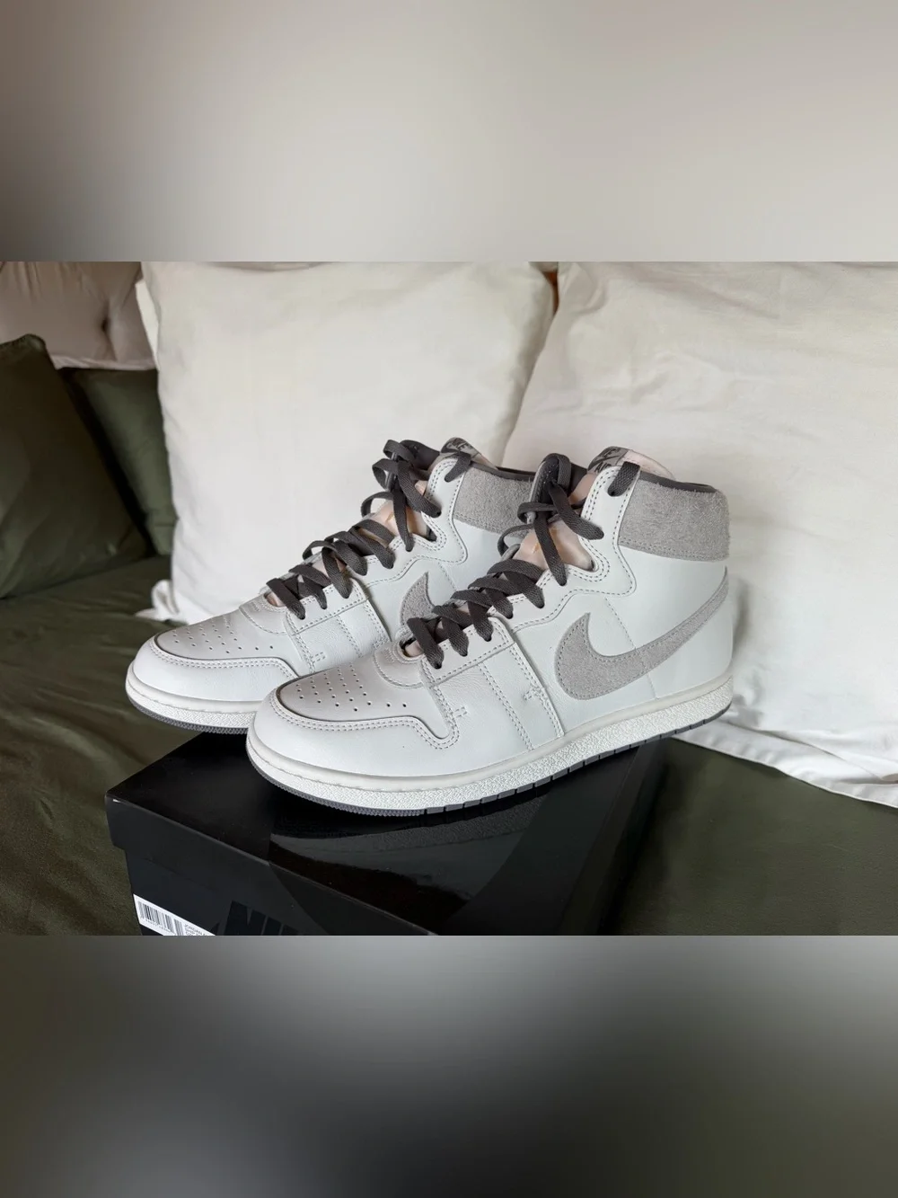 Jordan Air Ship NWOT in box